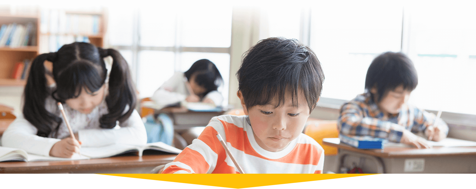 小学校の英語の授業でこんなお悩みありませんか？