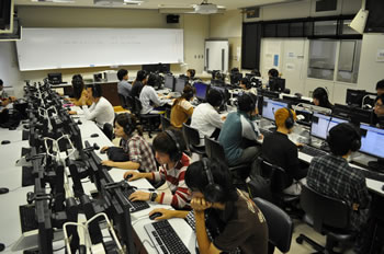学生も教員もプリント管理の煩わしさから解放、自ら進んで学習に取り組む姿勢も