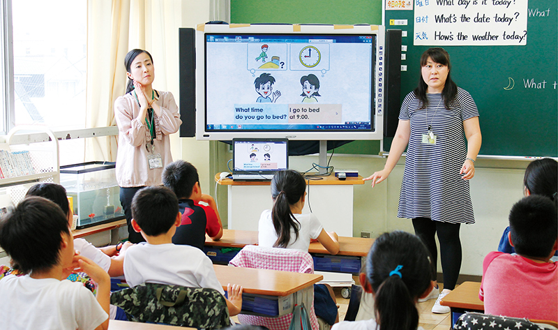 英語教育特区荒川区の小学校で「フラッシュ型教材」が選ばれる理由